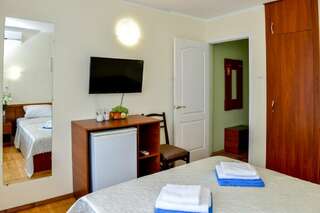 Гостиница Пансионат Нева Алушта Стандарт с двуспальной кроватью-2