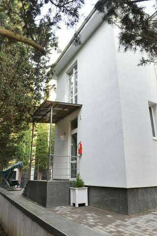 Гостиница Пансионат Нева Алушта Коттедж 2-6