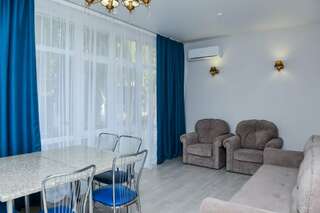 Гостиница Пансионат Нева Алушта Коттедж 2-10