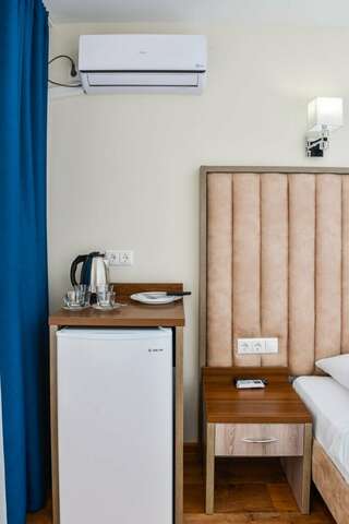 Гостиница Пансионат Нева Алушта Премиум плюс ***-4