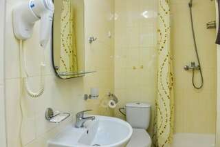 Гостиница Пансионат Нева Алушта Стандарт с двумя односпальными кроватями-6