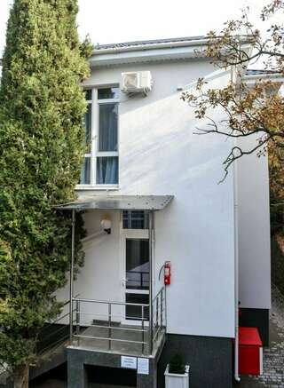 Гостиница Пансионат Нева Алушта Коттедж 3-1