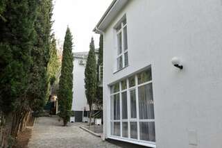 Гостиница Пансионат Нева Алушта Коттедж 3-4