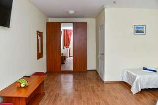 Гостиница Пансионат Нева Алушта Комфорт семейный ***-11